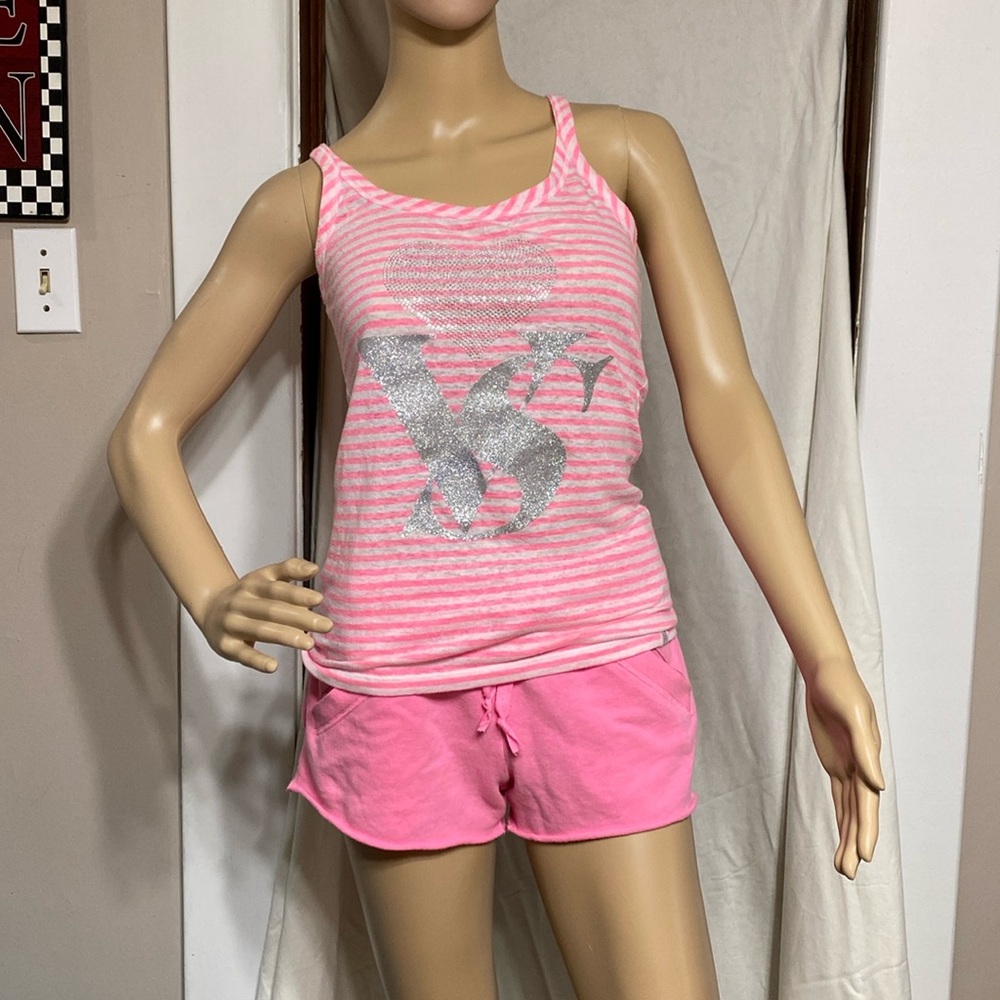 VICTORIA”S SECRET TANK TOP AND SHORTS SET.